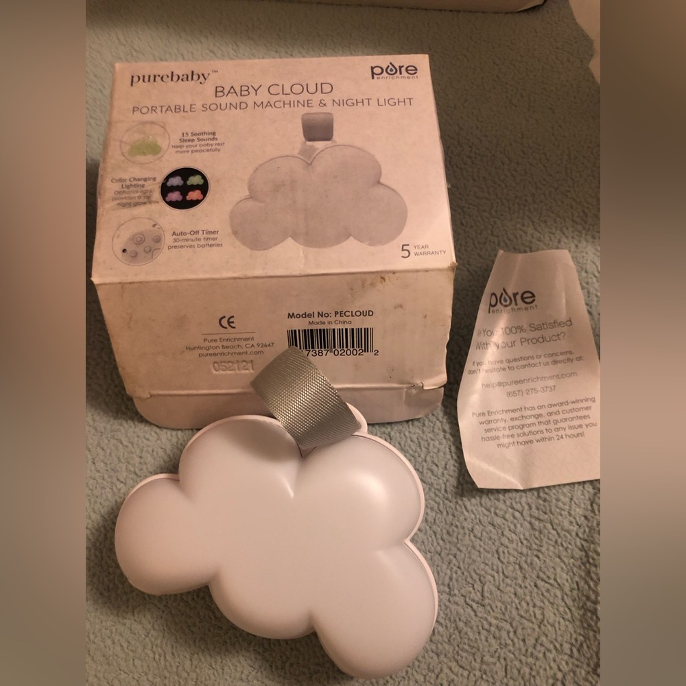 BNWT still in box night light and noise maker for baby